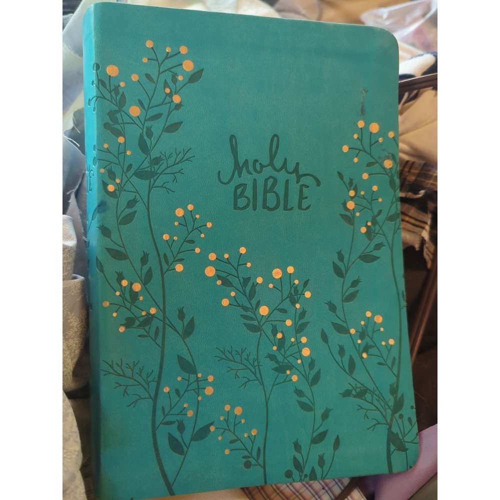 Thomas Nelson NKJV Holy Bible Giant Print Blue Floral Words of Christ in Red